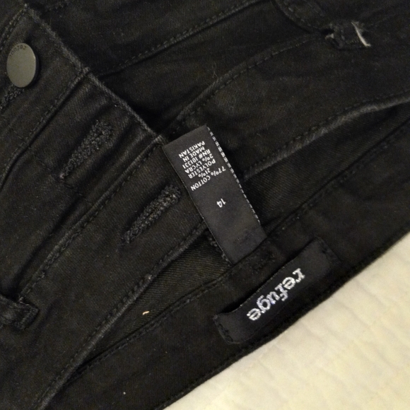 Jeans - Picture 3 of 4